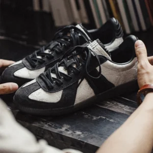 Original Paisley Silk Training Shoes for Men | Contrasting Color Skateboarding Sneakers 1