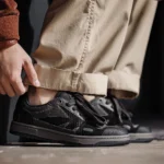 Top 7 Stylish Men’s Low-Top Sneakers | Black Patchwork Skate Shoes for Autumn 4