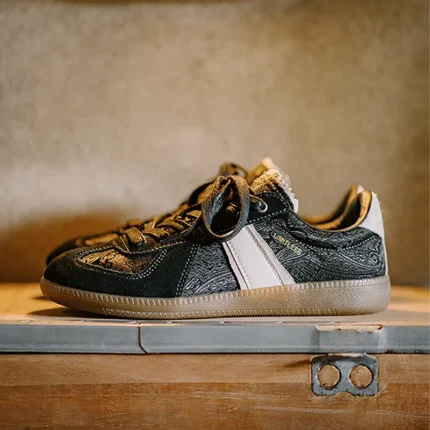 Bold Heritage™ Men’s Cozy Ultimate Vintage Black Silk Training Sneakers – German-Style Flat Shoes for Autumn & Winter 1