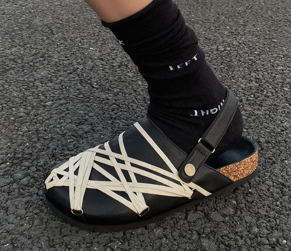 Original Dark Cross-Tie Painted Leather Mules™ – Men’s Summer Sandals
