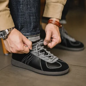 5-Star TrendForge™ Ultimate Vintage Black Color-Block Sneakers – Men’s Low-Top Lace-Up Training Shoes 1