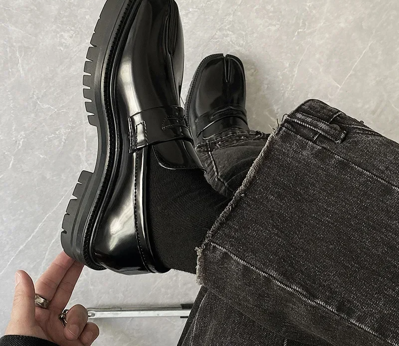 TabiForm™ Men's Split-Toe Patent Leather Loafers – Korean Street Style Thick Sole Tabi Shoes 5