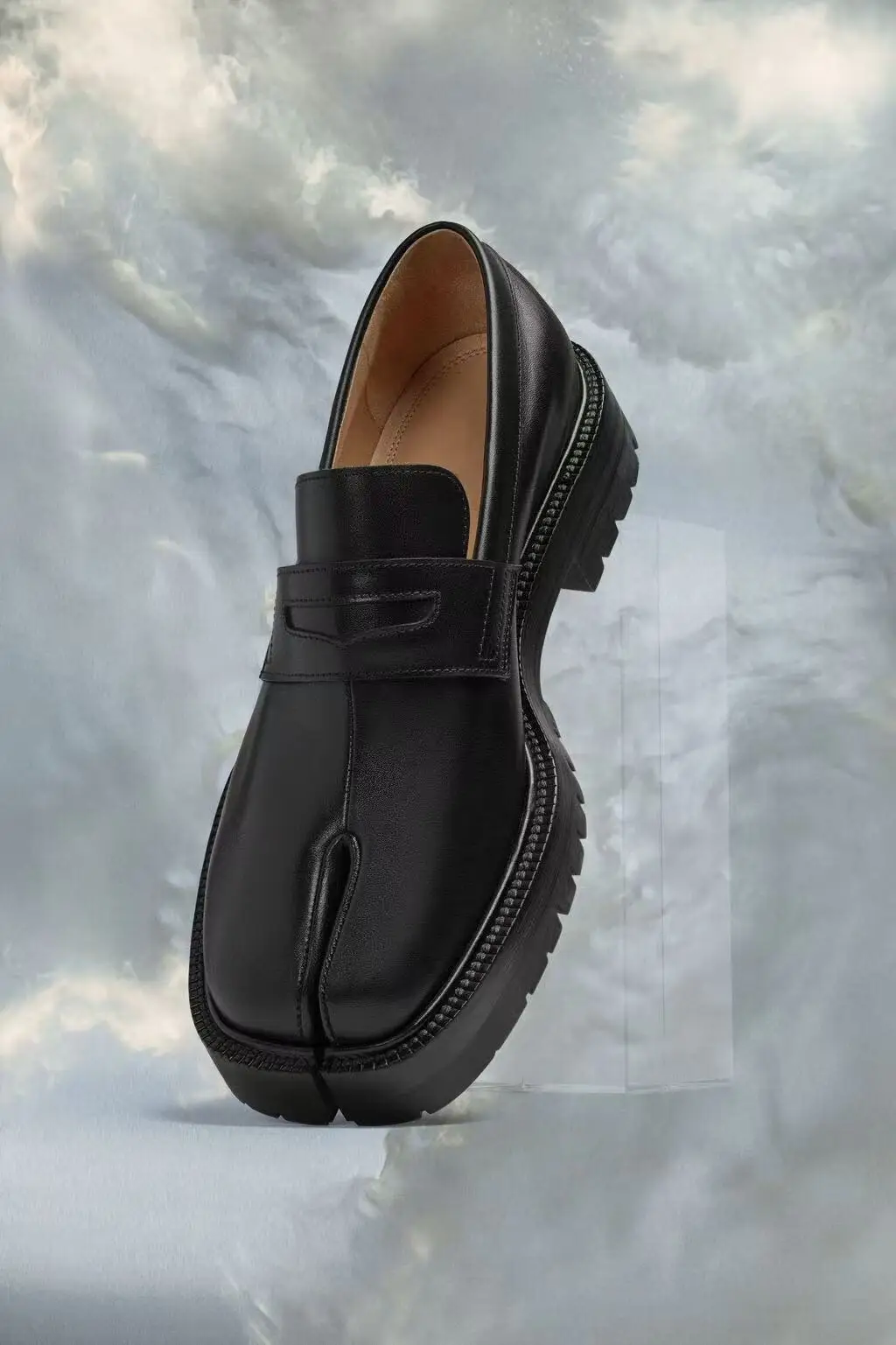 Men’s Tabi Slip-On Loafers – Split Toe Thick Sole Casual Leather Shoes 1