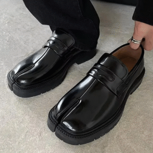 Unisex Tabi Loafer Shoes – Split Toe Genuine Leather Casual Footwear with Thick Sole