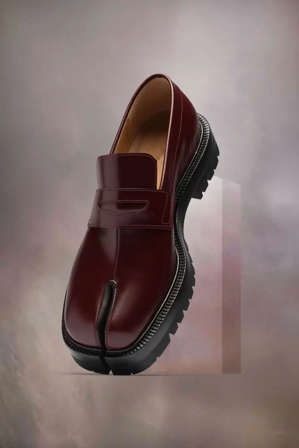 Men’s Tabi Slip-On Loafers – Split Toe Thick Sole Casual Leather Shoes 4