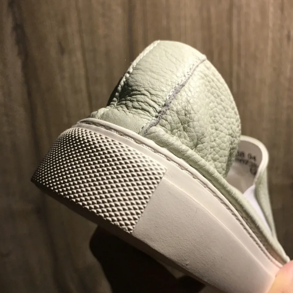 UNITYPUREMAX™ Men’s Genuine Leather White Slip-On Sneakers – Breathable Casual Shoes 6