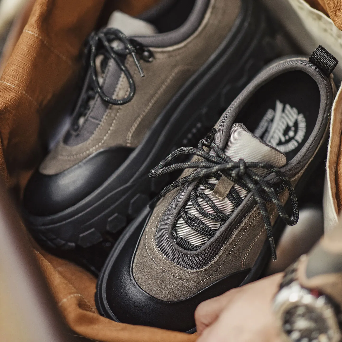 UNITYPUREMAX™ Retro Outdoor Chunky Sole Hiking Shoes – Men’s Height-Increasing Lace-Up 2