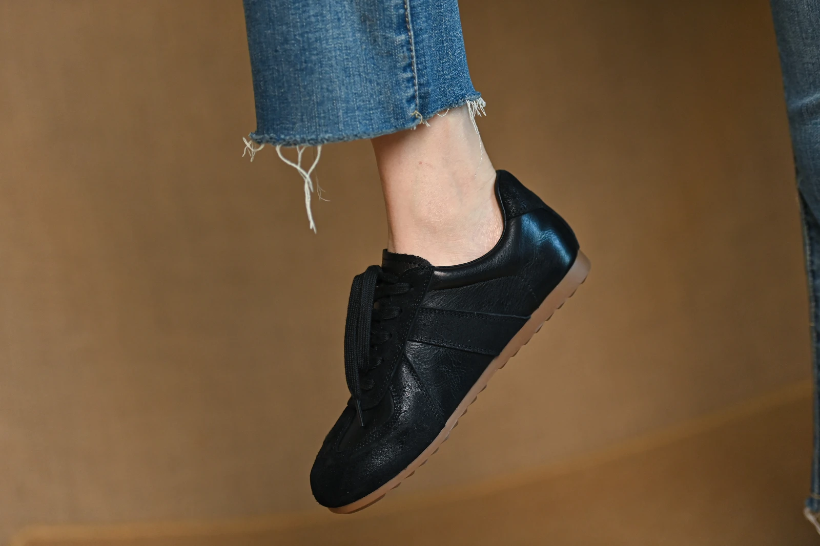UNITYPUREMAX™ Women Retro Leather Sneakers – Bow Detail Flat Casual Shoes 20