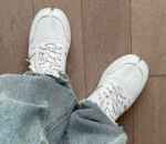 UNITYPUREMAX™ Women's Tabi Split-Toe Sneakers – Modern White Board Shoes for Casual Street Style