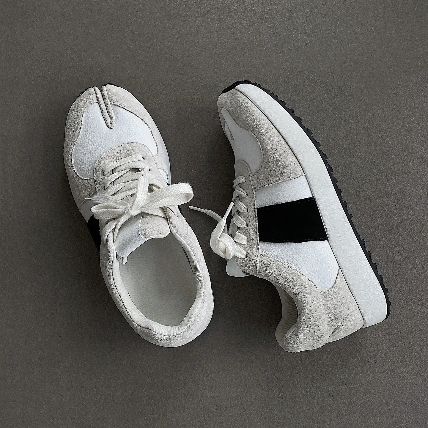 Men's Tabi Sneaker Retro Training Shoes | German Aesthetic | Cowhide Suede | Lace-Up Casual | UNITYPUREMAX™ Men's Tabi Sneaker Retro Training Shoes | German Aesthetic | Cowhide Suede | Lace-Up Casual | UNITYPUREMAX™